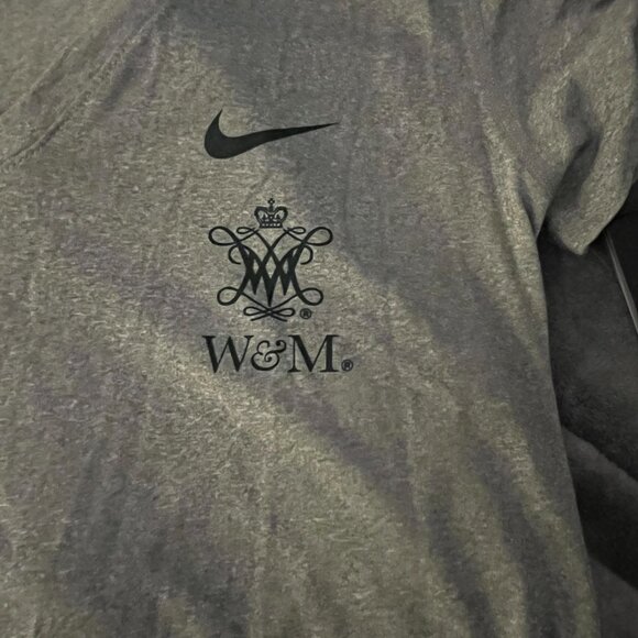 Nike Women's M Dri Fit V-Neck William & Mary Tee - NWT - Picture 2 of 6